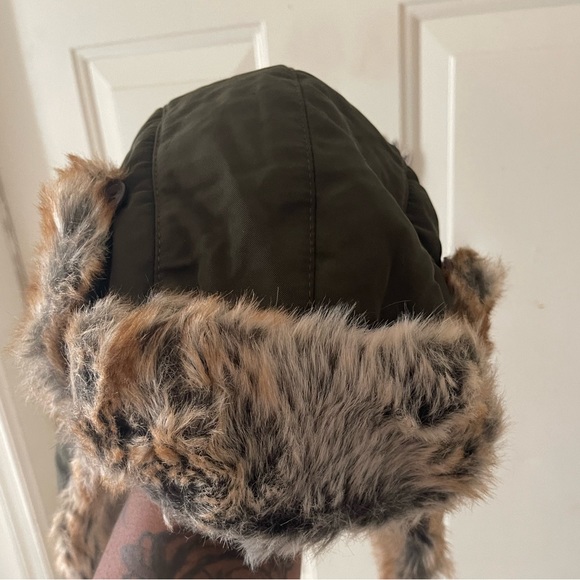 Trapper Hat - Picture 4 of 5